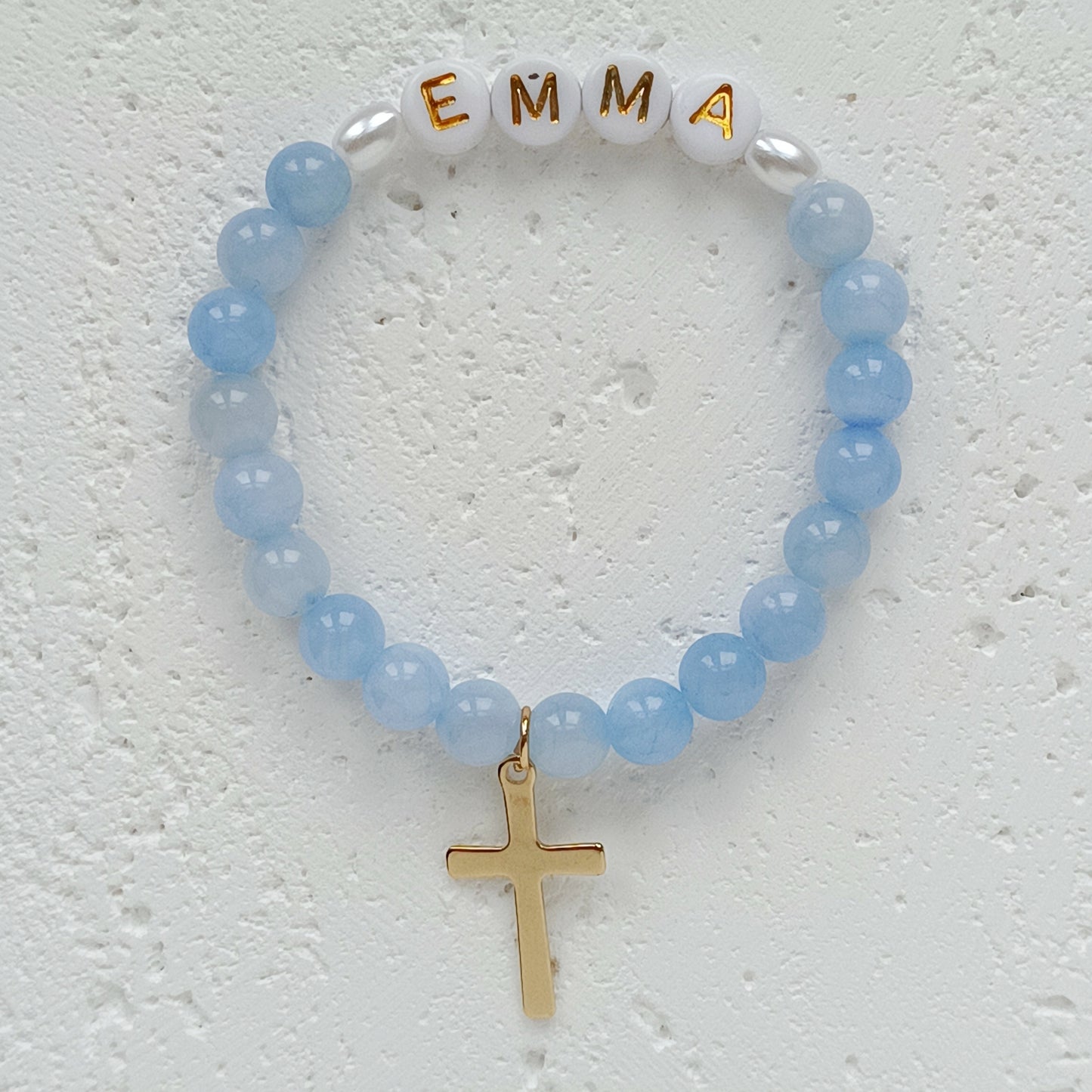 Natursteinarmband personalisiert mit Kreuz
