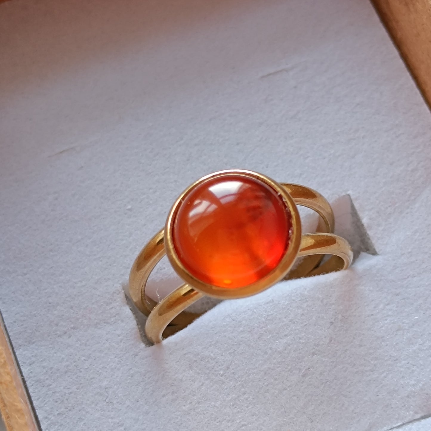Ring Edelstein rund