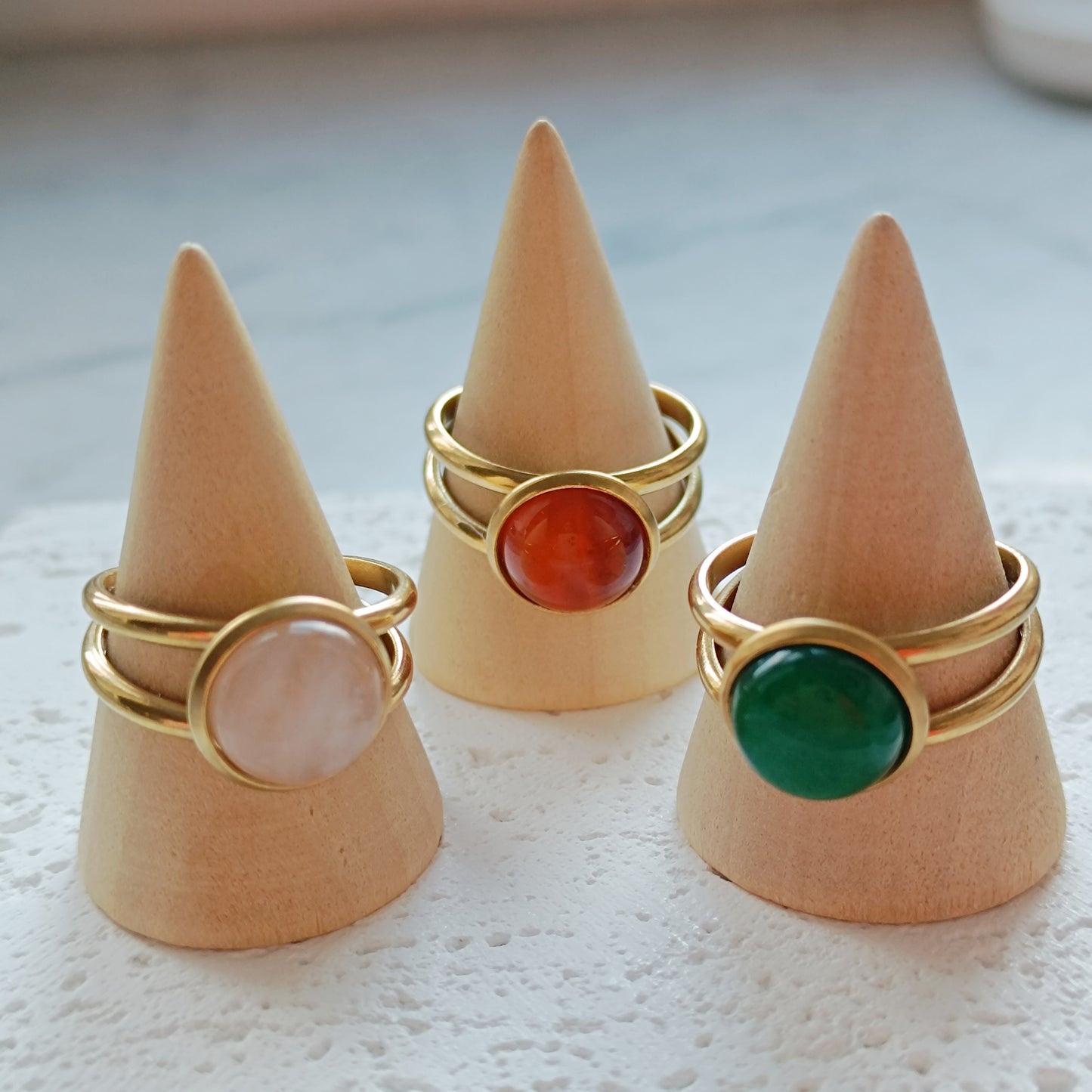 Ring Edelstein rund