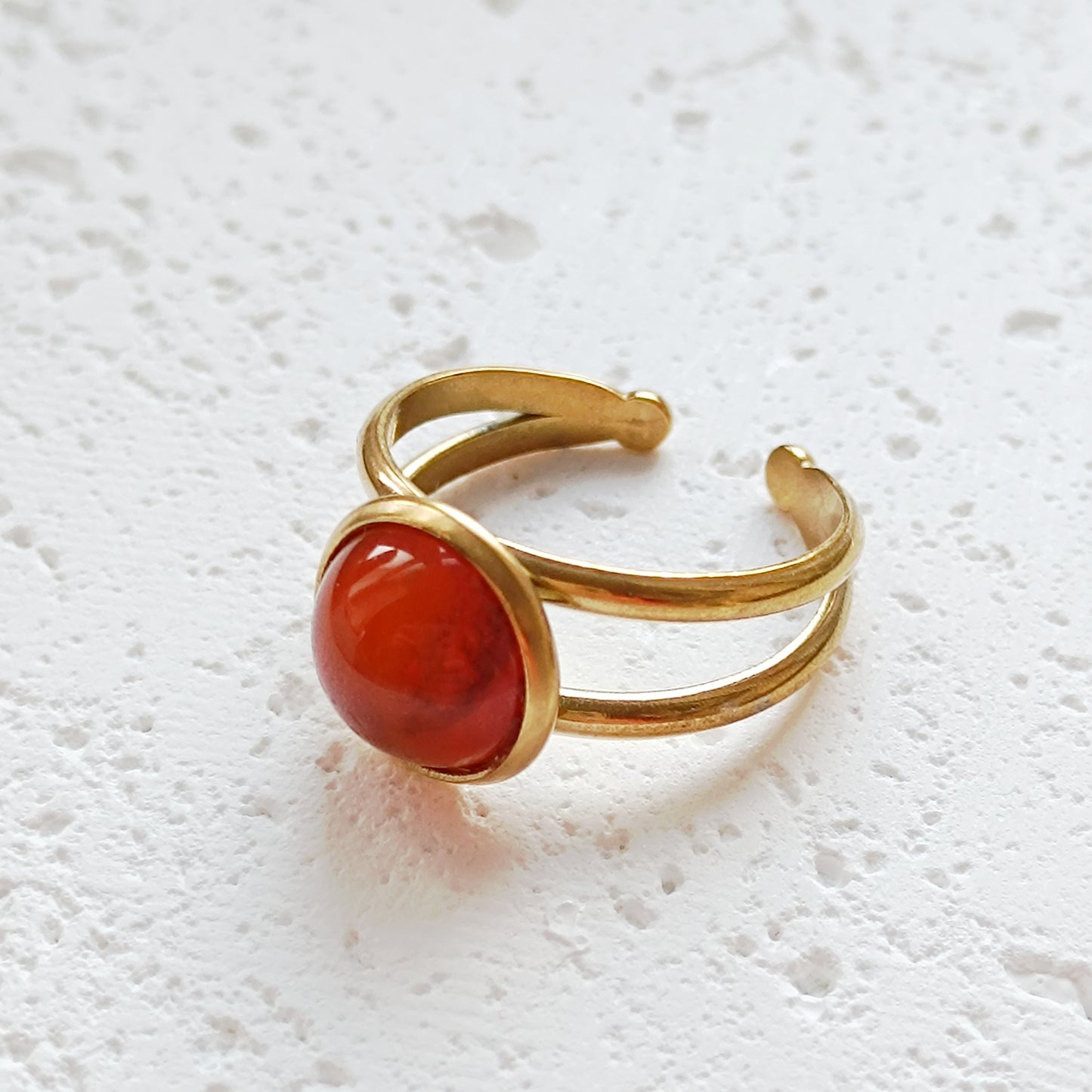 Ring Edelstein rund