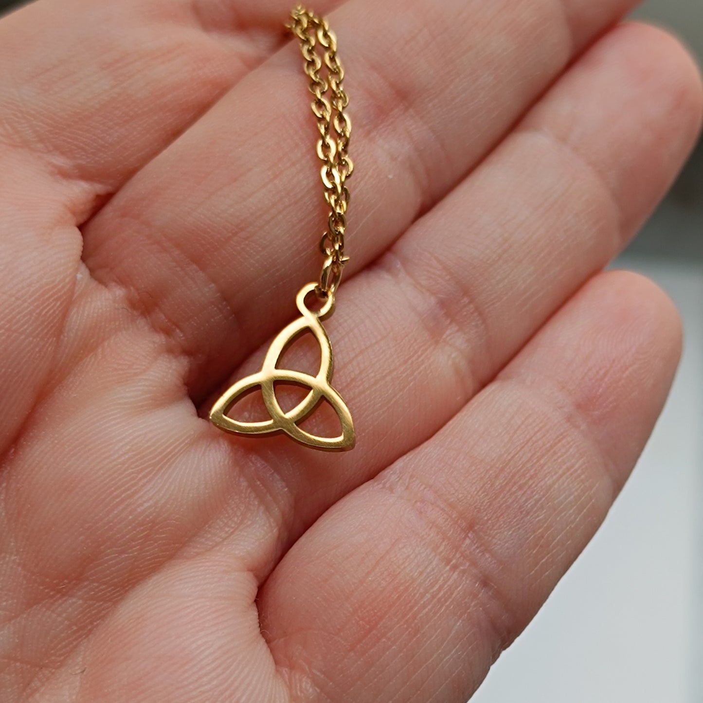 Halskette Trinity Knoten