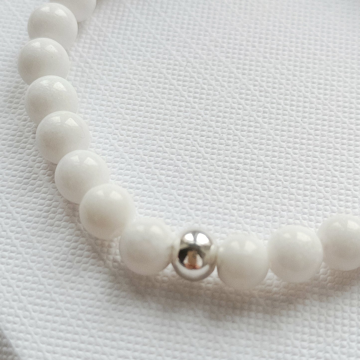 ARMBAND JADE WEISS
