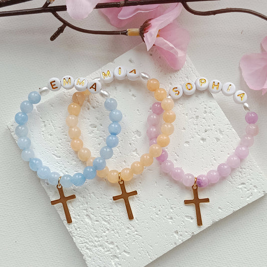 Natursteinarmband personalisiert mit Kreuz